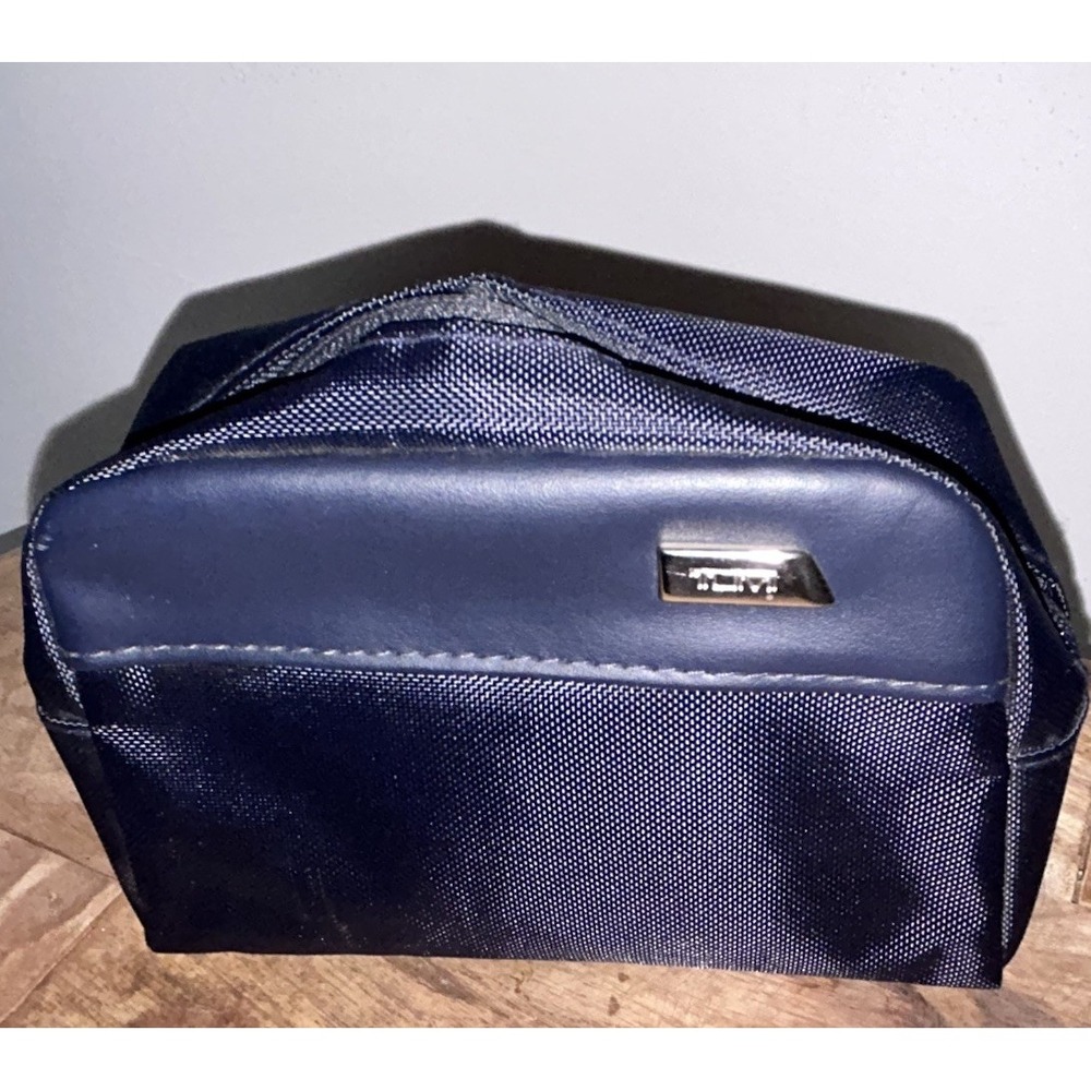 NEW Tumi For Delta Amenity Kit Kiehl's Toiletries Bag Filled Black Soft Case